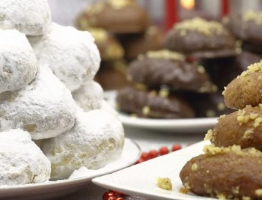 Πόσο παχαίνουν μελομακάρονα και κουραμπιέδες;